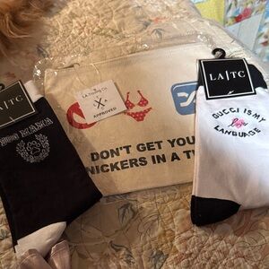 LA Trading Co. Black and White Socks Set with travel bag